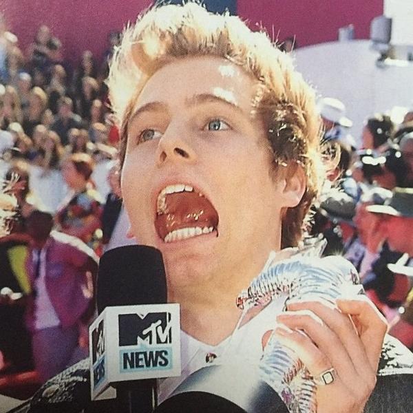 Lukee_warm's tweet image. Current mood: