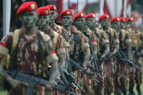 KOPASSUS_id's tweet photo. KAMI TERDEPAN MENJAGA NKRI KAMI KOMANDO PASUKAN KHUSUS UNTUK INDONESIA.#KOMANDO!!! http://t.co/uZ644dtR87