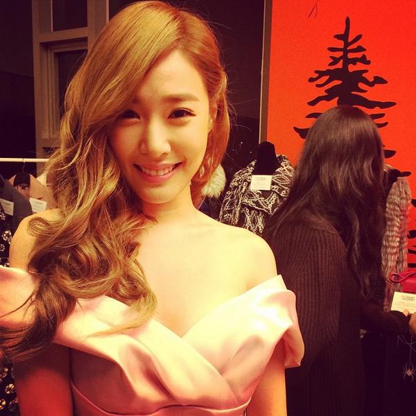 [PIC][23-010-2014]Tiffany tham dự sự kiện của "W Korea" - "Love Your W" vào tối nay B0n1xyGCYAMU3AB