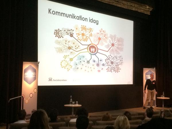 analyticsdagar's tweet photo. Alexander M. från Socialstyrelsen visar hur #webbanalys hjälper dem hålla redan på webbens innehåll #analyticsdagarna http://t.co/LsLA2aHxY1