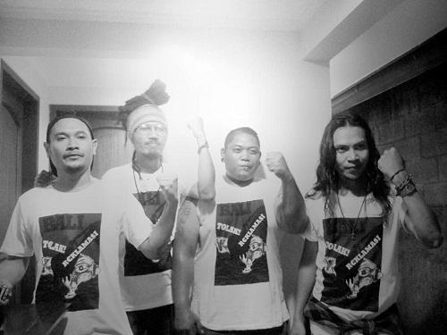 KulturID's tweet photo. .@naviculamusic Rilis Klip Tentang Pentingnya Hutan, 'Di Rimba' http://t.co/v6Vg6ioaTb | http://t.co/DzSIkYEq2h