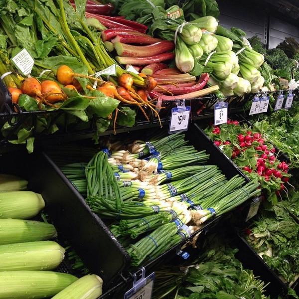 iowarizona's tweet image. Fry's new produce section #nailedit #mcpphotoaday #edible #veggies #somuchgreen #nofilter ift.tt/1tdTMNG