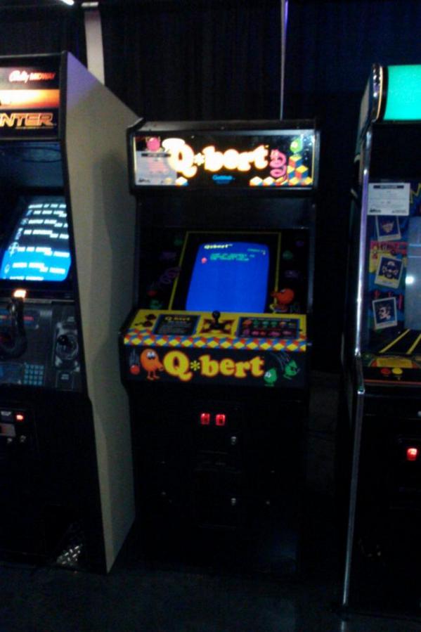 ninetwentyfour_'s tweet photo. I still have some photos from the @RetroGamingExpo that I have yet to share. I'll start with Q*bert. #prge2014 http://t.co/g5mv09HNa6