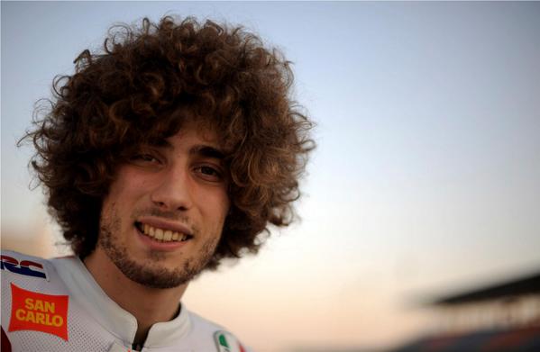 JesSanSan's tweet photo. #HoyHace 3 años nos dejó uno de los nuestros. Marco Simoncelli sigue vivo en todos nosotros. #SempreNelCuore #Sic58 http://t.co/JpBUWBZzhV