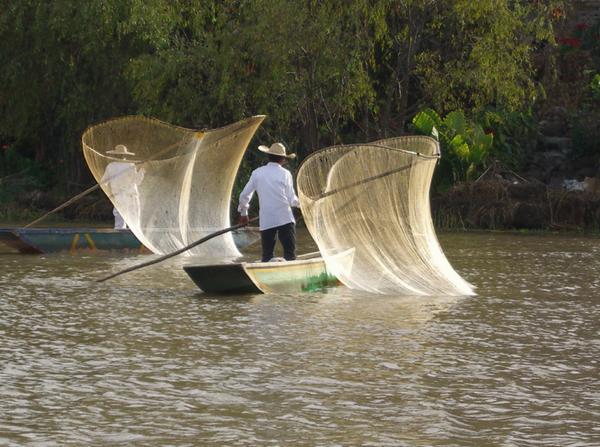 LoveSeaFishing's tweet photo. Big nets. That's just the way they do it! http://t.co/XyingPoweE