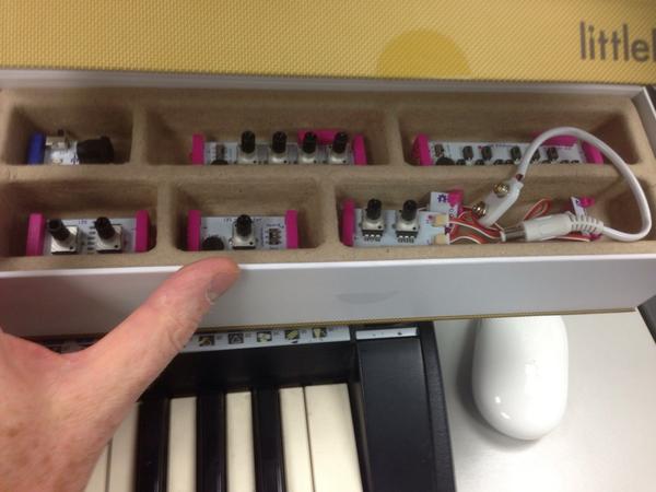 saunterl's tweet photo. New korg little bits synth :) look out AS and A2 synthesis http://t.co/K3DLn1cg4N