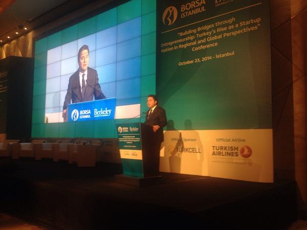 Sn Ali Babacan, Girişimcilik Konferansındaki konuşmasını gerçekleştiriyor.