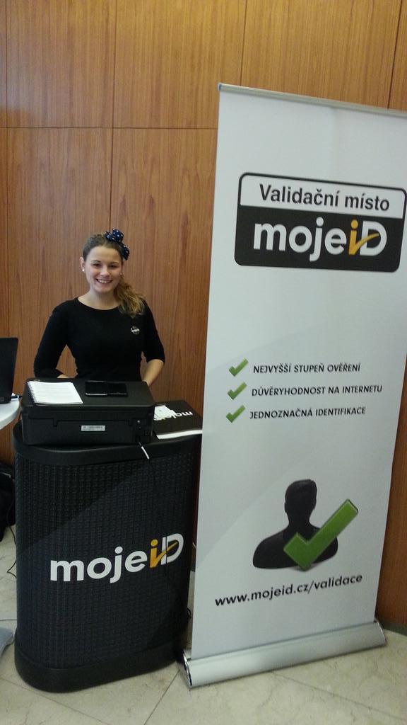 rponert's tweet photo. #CIF14 Mame tady validacni misto #mojeID #validace http://t.co/ydwKQDezSw