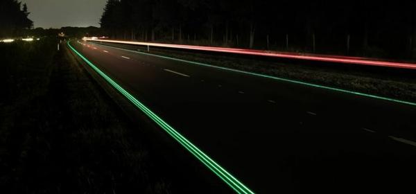 Bright's tweet image. Lichtgevende weg van Daan Roosegaarde is eindelijk werkelijkheid, maar het is pas het begin:
bright.nl/rijden-door-he…