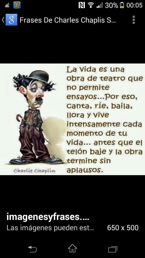 Triplez11's tweet photo. @1alvarocamacho A vivir y ser feliz q del resto ya se encarga la vida. Feliz Cumpleaños, Alvaro. Un beso. http://t.co/4eIVTWTTya