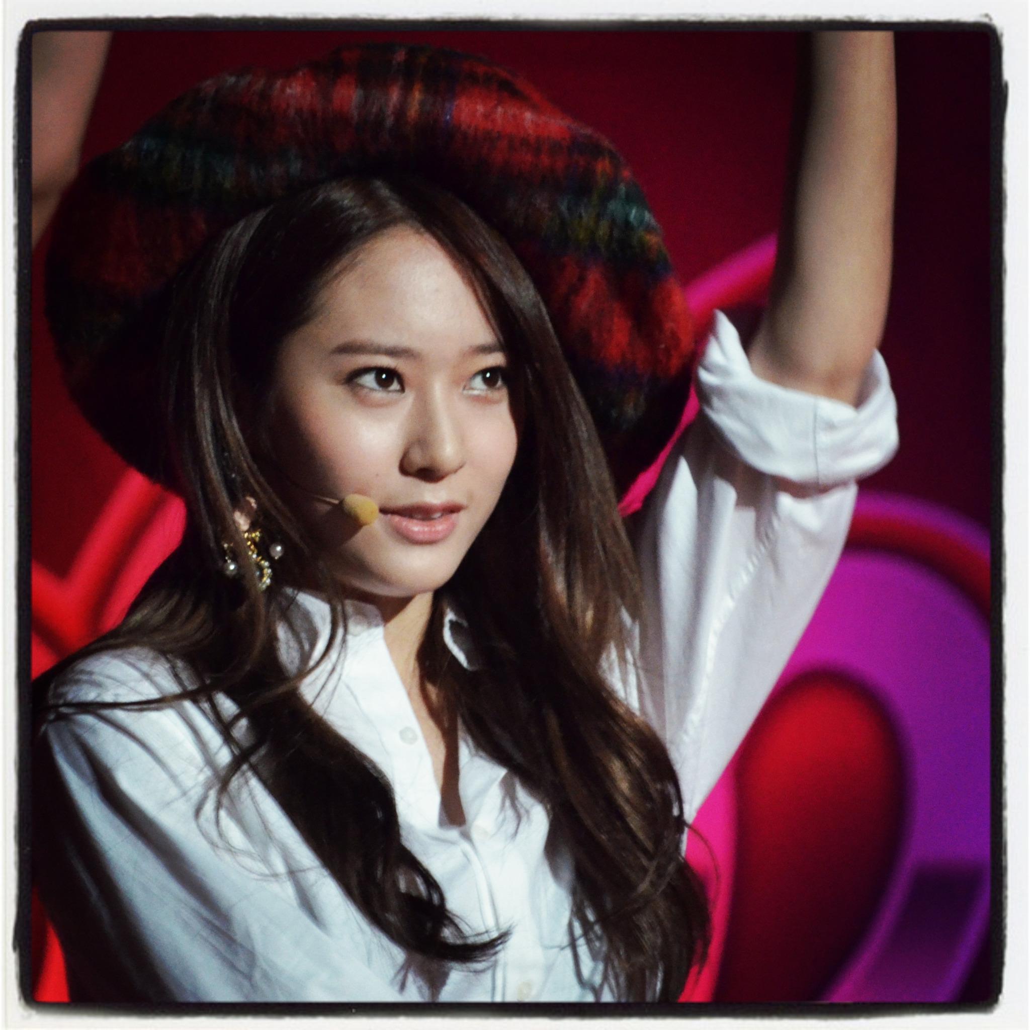 Happy Birthday to our lovely girl Krystal! Jung Soojung!  