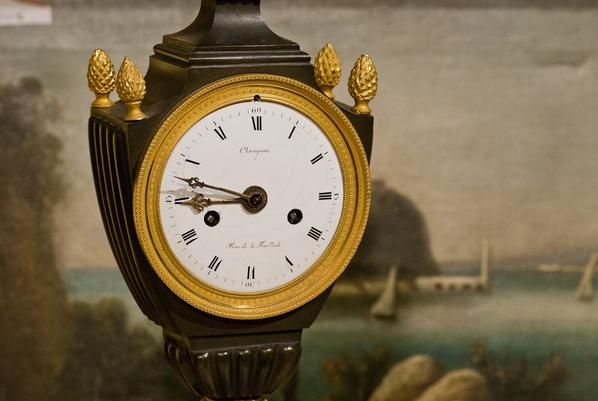 mercantefiera's tweet image. French mantel clock: Champion Rue de La Feuillade, Paris - #oldclock #antiques #Mercanteinfiera