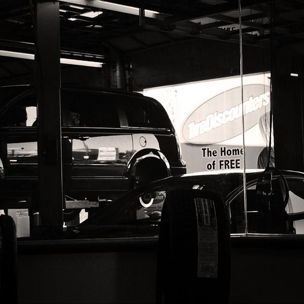 KB1HotMess's tweet image. “@ErinJRose11: @KB1HotMess My view...

#FML http://t.co/x3TGP2j8VL” #ChryslerProblems NEVER AGAIN. #NEVER #LemonPOSs