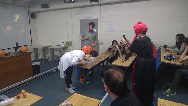 debioreilly's tweet image. #dkitscience apple bobbing