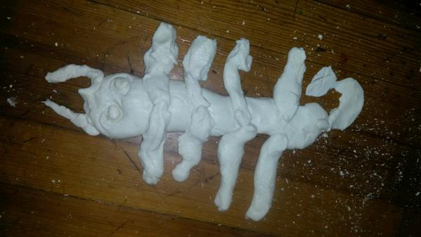 AnimalEmbassy's tweet image. Jenn w/Gr. 3 @HartfordPerform. Leaning about #adaptations &amp;amp; sculpting a likeness. #EmperorScorpion  #Sulcatatortoise