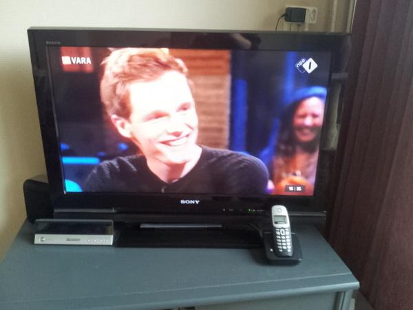 stevenbaxx's tweet photo. Petloze @Enzoknol op tv http://t.co/Kua1BuwCky