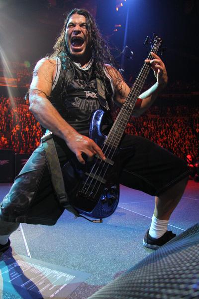 Happy 50th Birthday to one of my all time bass heros Robert Trujillo! 