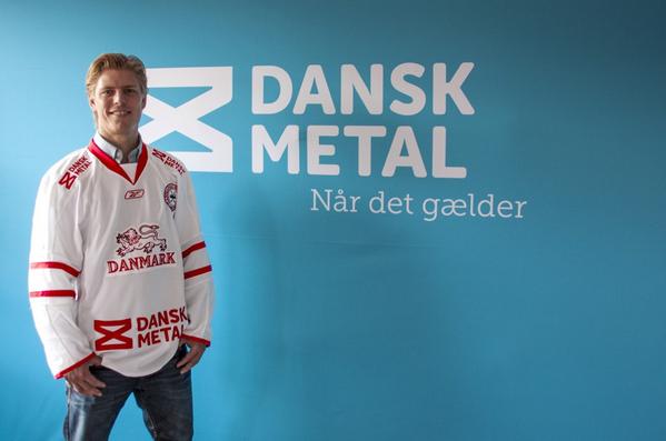 DKIshockey's tweet photo. Landsholdets nye kamptrøje netop offentliggjort. #isdk @danskmetal @MetalLigaen @IIHFHockey @Dahm_31 @AndersGjesing http://t.co/KEGZVUSr5T