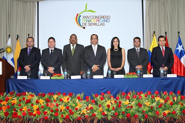 Integrantes de la mesa directiva en la inauguración del XXIV Congreso Panamericano de Semillas 2014