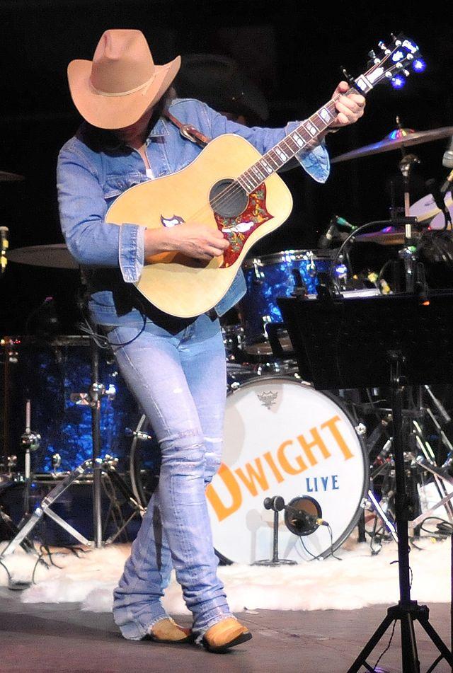 Happy 58th birthday to country music legend Dwight Yoakam,  "Crazy Little Thing Called Love" 