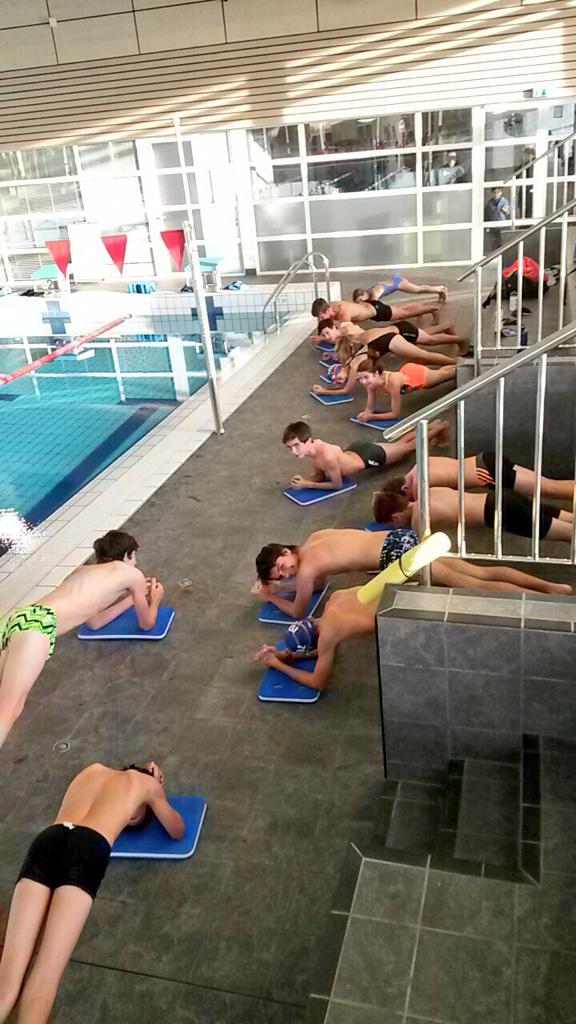 MontpellierTri's tweet photo. Ce matin petite séance PPG pour l'Ecole de Triathlon ! #stage #jeune #ambiance #travail #preparation #avenir http://t.co/bvyfO5VpV5