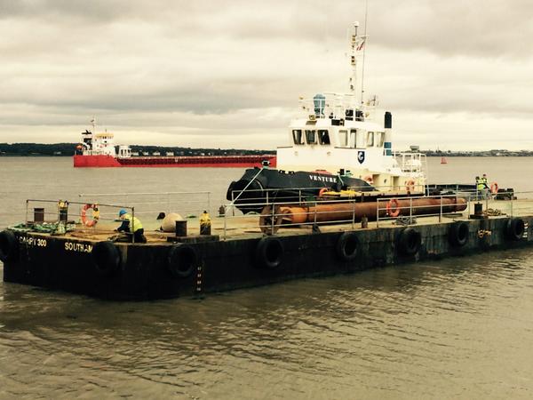 carmettugs's tweet photo. Venture
Leaving Bromborough Wall for Southampton with @WillShipping barge Wilcarry 300.
@LandandMarineUK
@Mctays1 http://t.co/mdjQxw0WZG