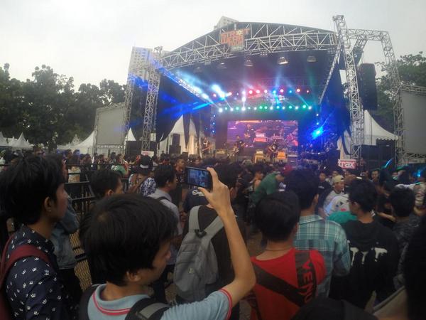 Awesome with mustache <a href="/PWGofficial/">Pee Wee Gaskins</a> :D  #StreetWearTour2014
