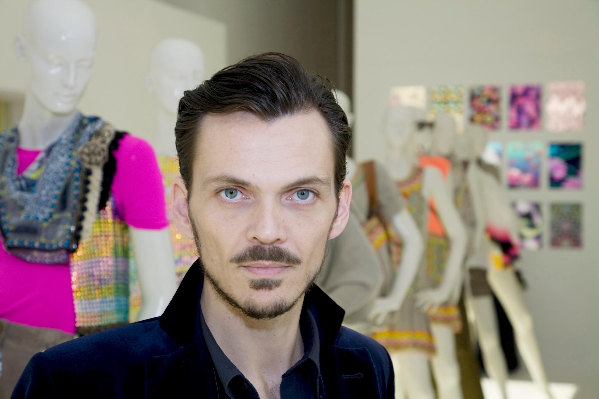 Happy Birthday to legendary British designer Matthew Williamson aka Have a great day! 