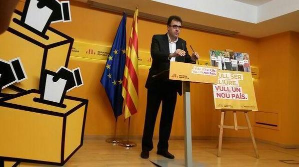 3CatInfo's tweet image. .@Esquerra_ERC farà 500 actes i distribuirà un milió de paperetes pel "Sí-Sí" #9N #9N2014 bit.ly/1vShJKn