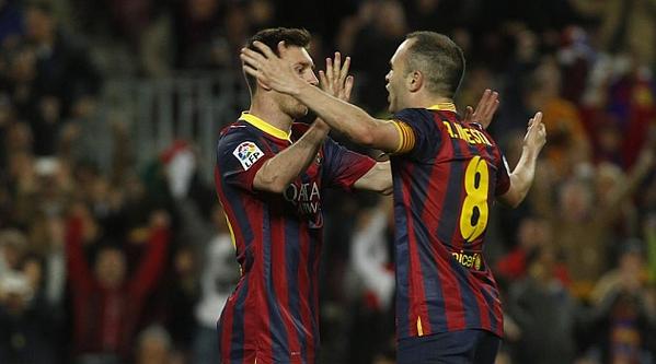marca's tweet photo. Iniesta: "Me encantaría ver la respuesta del Bernabéu si Messi bate el récord" http://t.co/ivwOzFJbwa http://t.co/2wPADy0dUF