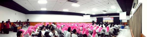 studentdayfkumm's tweet photo. Share to care BEM FK UMM 2014 / 2015 dengan tema " Tik tok sepatu dokter " with dr.muhammad sutami and dr.aris http://t.co/g9wBKdjxkJ