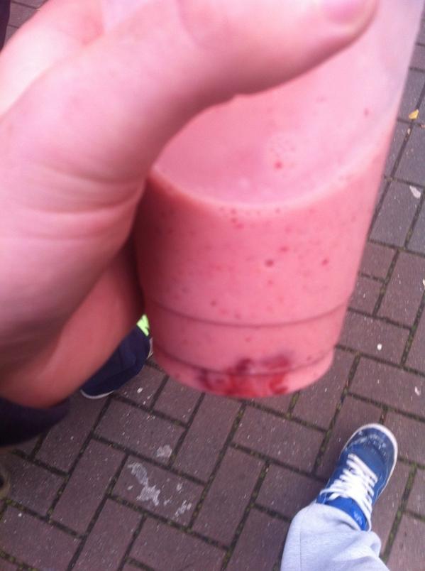 Seanbert_'s tweet image. Stupid bitch can't even leave a blender on long enough... Wtf is this