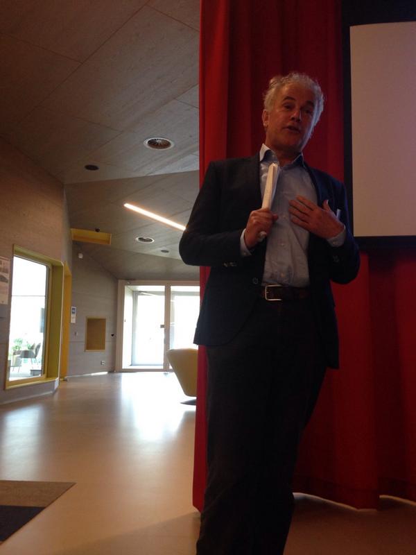 2_0Architecten's tweet photo. De tweede spreker van onze seminar Ton Borghs @DeZorgboog  #delenisdebestevormvansamenwerken @2_0Architecten http://t.co/OpprR9Ad5q