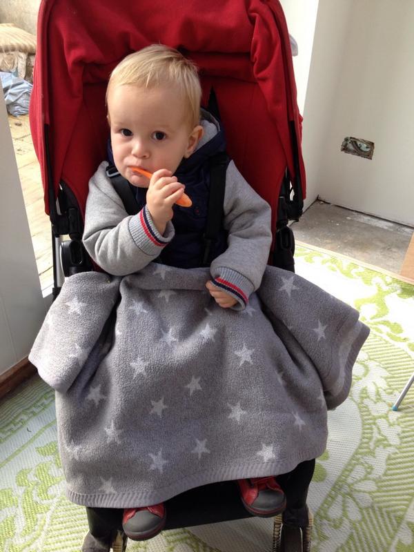 Untitled28's tweet photo. @tots100 @KiaUK Toothbrush! Gets little tots used to brushing and occupies as you prepare to leave #SchoolRunHacks http://t.co/yBppXLmU09