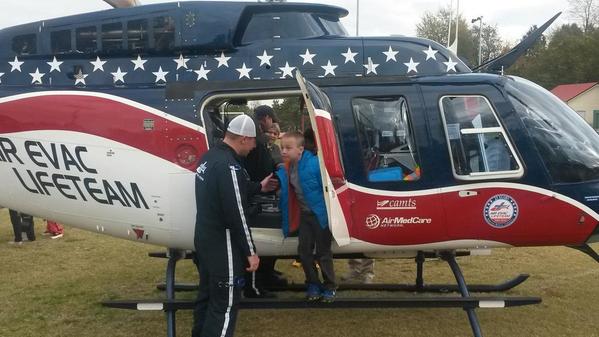 Alicesarah859's tweet photo. Jordan Murphy is Garrard County graduate and flight RN for Air Evac. #GoGarrard http://t.co/dR5LYiv6C7