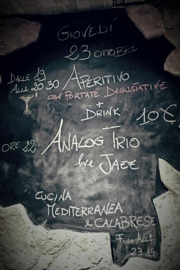 Questa sera live sul palco de l'asino "Analog Trio" jazz live. Vi aspettiamo. Per info lasinochevola.com