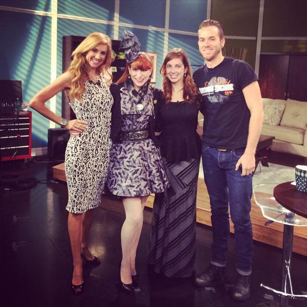 StandUpLibraryN's tweet photo. Thx @DebraSchrils @RoxanneWilder at @WTSPStudio10 4 having me & @RadleyHaunt on 4 @cl_tampabay @cl_arts #HorrorIssue http://t.co/B9g2vO5HU0