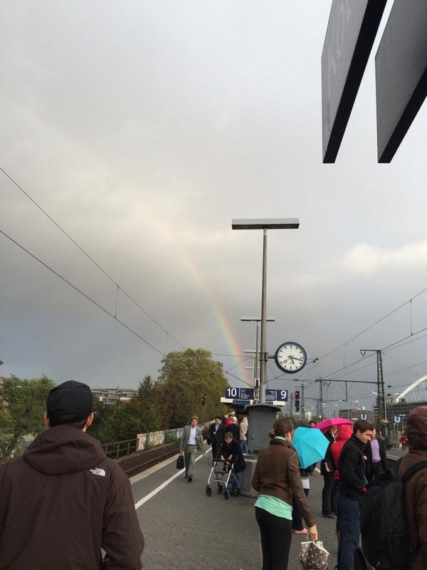 VistaWorkspace's tweet photo. Look what's at the end of the rainbow... #Orgatec2014 @RichardWVista @SimonGVista http://t.co/tLVDaTE3T4