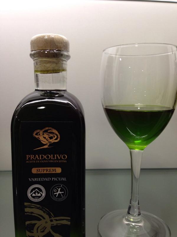 TapillaSixtina's tweet photo. @pradolivo_baeza: 1º AOVE nueva cosecha @DOSierraMagina q sale a la venta. @marianvelasco @margareig @Gastroandalusi http://t.co/tbhf4bzN3N
