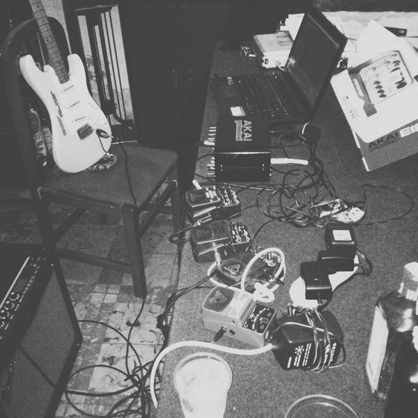 Godzilla_band's tweet photo. Preparando el primero concierto! Noticias en breve http://t.co/QoVhexqUov