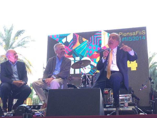 Julian_Ugarte's tweet image. Bernardo toro en @PiensafiiS #fiiS2014