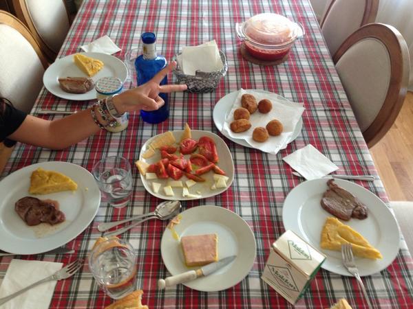 ndreaVera's tweet photo. Buena jalada @Begorico @anaAleo http://t.co/WGzHrNxO8Y