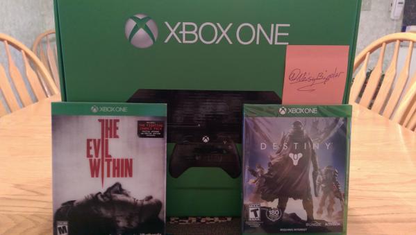 NoisyBipolar's tweet image. For my 10k giveaway! RT to enter an a winner will be chosen once I hit 10,000 followers!