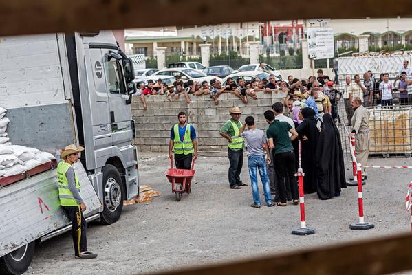 UN's tweet image. As winter closes in, @OCHAIraq launches humanitarian appeal for Iraqis in need bit.ly/1DF72gz