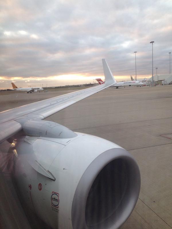 ElloArchie's tweet image. #whileuweresleeping the sun was shining. Heading into the future. #QLDNSW #fadedcurtainlevy @ds4seq #DaylightSaving