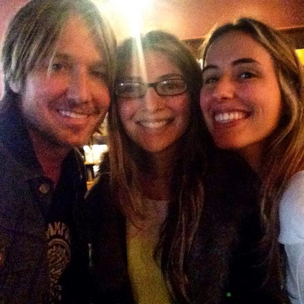 Which one is Keith Urban? MT 'A couple of our students bumped into Keith Urban right across from @VanderbiltOwen!' '