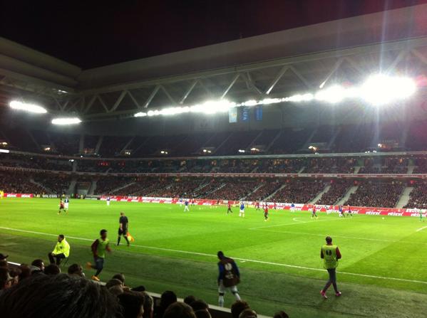 CelRmn's tweet photo. Beau match, belle ambiance, il a juste manqué un but lillois pour la victoire ! #LOSCEFC #EuropaLeague http://t.co/gWBGYgDaup