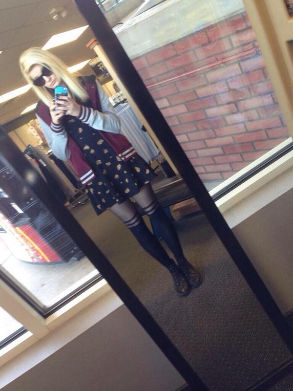 larry lovestein fan account tweet media