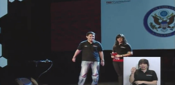 teletica7's tweet photo. Siga la señal en vivo de #TedxPVJoven con #lesco desde http://t.co/p3uBGsplyT http://t.co/GdeYPeslpb
