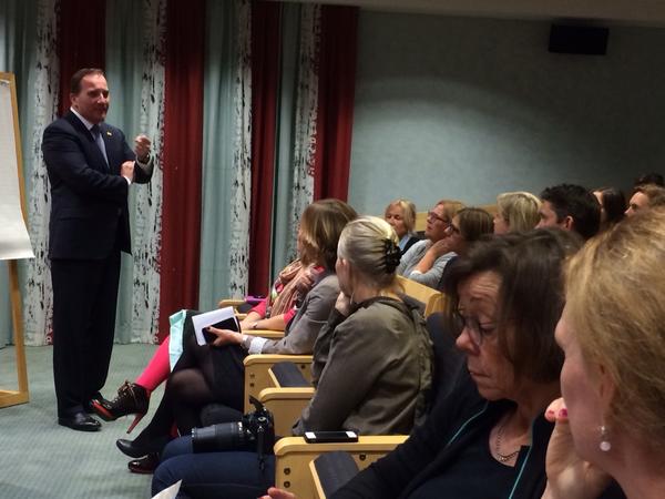 AndersAhnlid's tweet photo. Today Prime Minister Stefan Löfven met with the staff of the @swedeninEu. Much appreciated! #EUCO http://t.co/C0WsQlckee